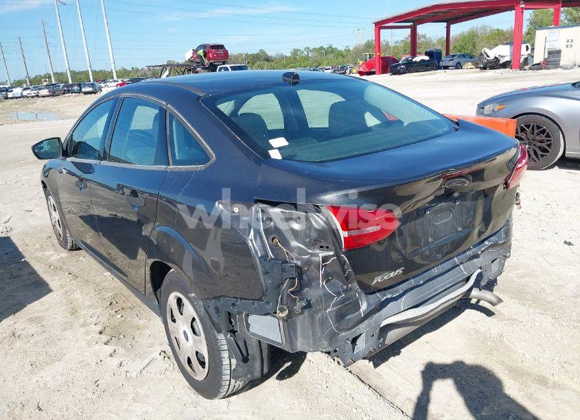 Photo 3 of 2017 Ford Focus S (VIN 1FADP3E27HL202357)