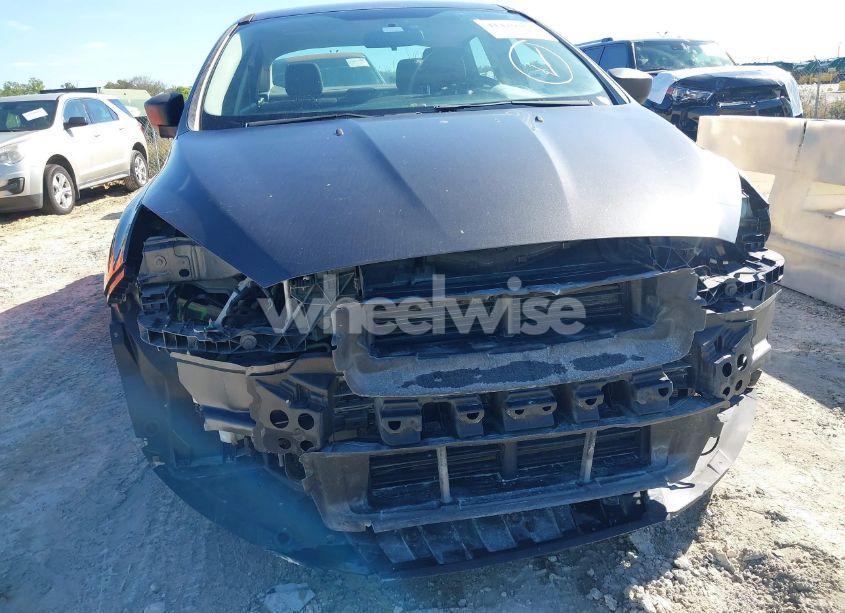 Photo 6 of 2017 Ford Focus S (VIN 1FADP3E27HL202357)