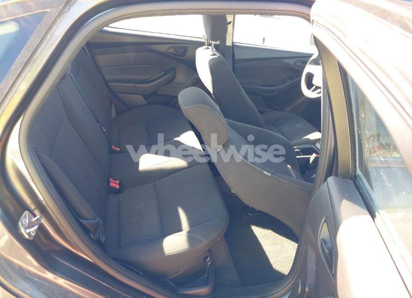 Photo 8 of 2017 Ford Focus S (VIN 1FADP3E27HL202357)