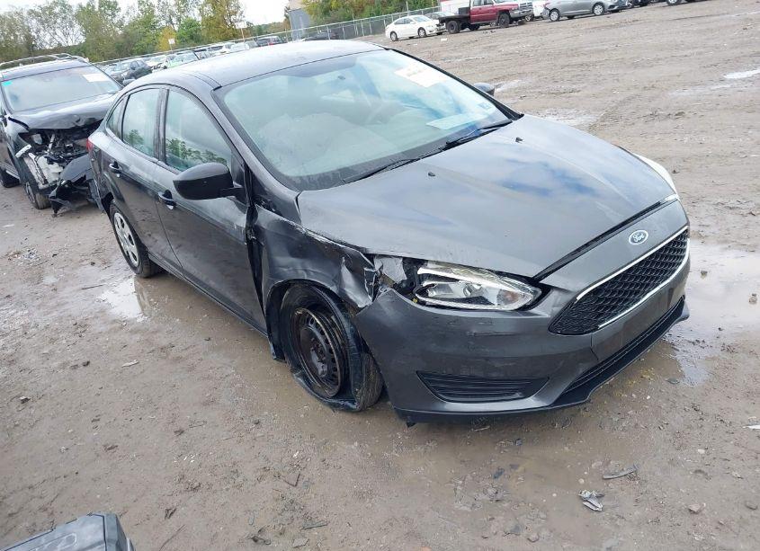 2017 Ford Focus S (VIN 1FADP3E27HL203508) main photo