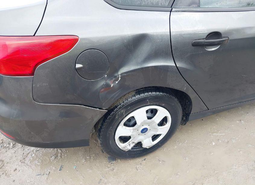 Photo 13 of 2017 Ford Focus S (VIN 1FADP3E27HL203508)