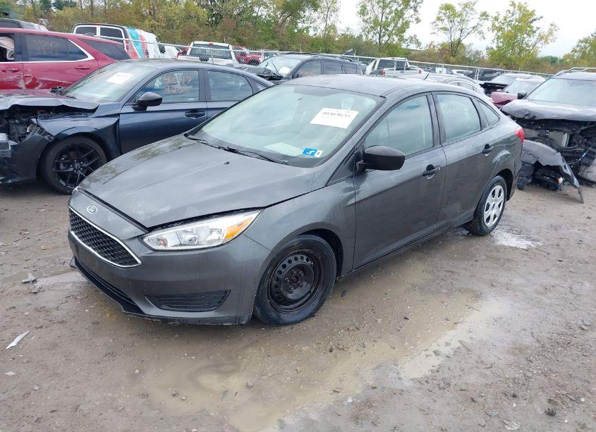 Photo 2 of 2017 Ford Focus S (VIN 1FADP3E27HL203508)