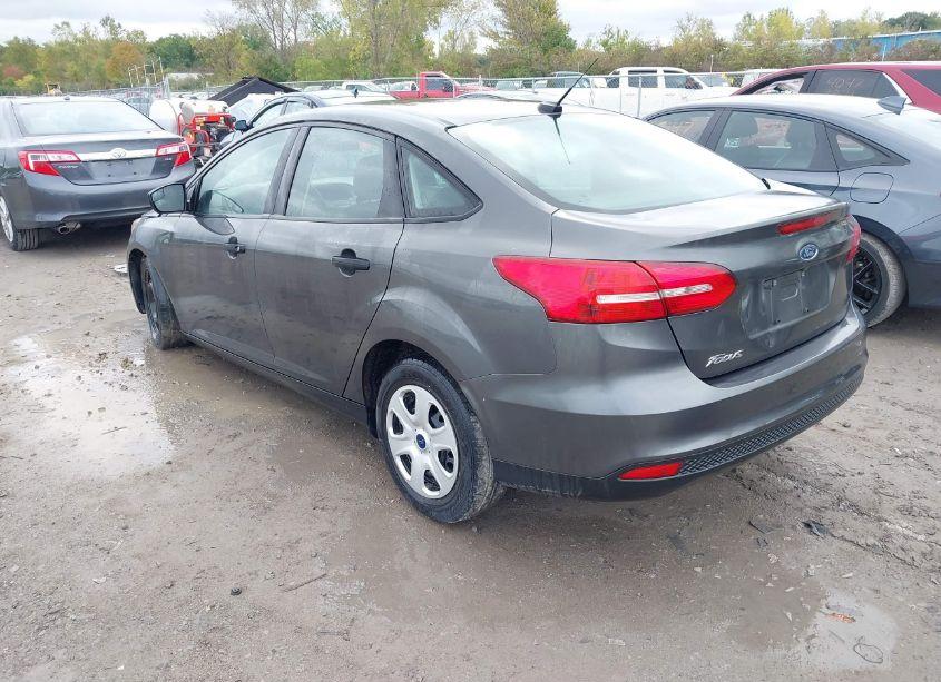 Photo 3 of 2017 Ford Focus S (VIN 1FADP3E27HL203508)