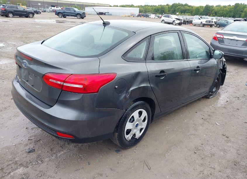 Photo 4 of 2017 Ford Focus S (VIN 1FADP3E27HL203508)