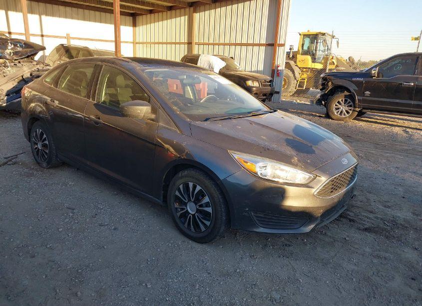 2017 Ford Focus S (VIN 1FADP3E27HL214296) main photo
