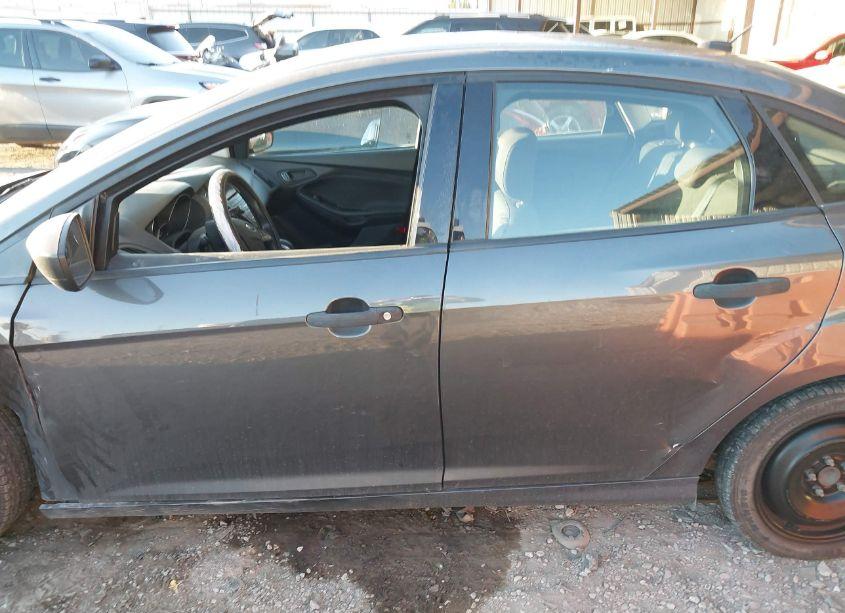 Photo 15 of 2017 Ford Focus S (VIN 1FADP3E27HL214296)