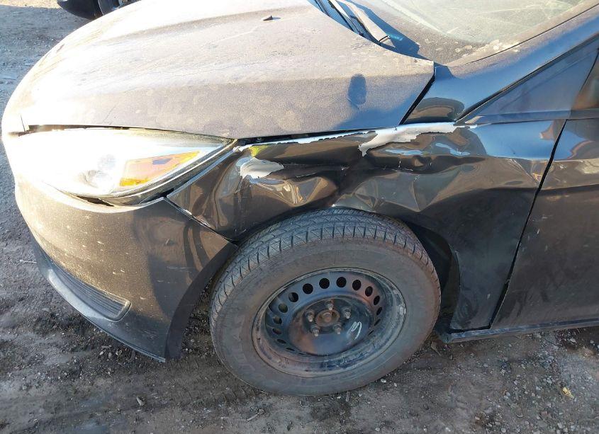 Photo 6 of 2017 Ford Focus S (VIN 1FADP3E27HL214296)