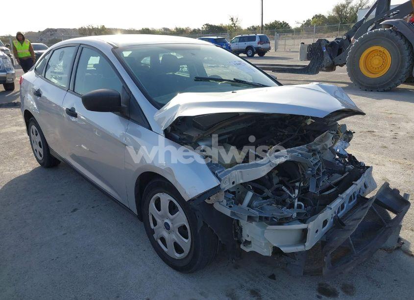 2017 Ford Focus S (VIN 1FADP3E27HL229803) main photo