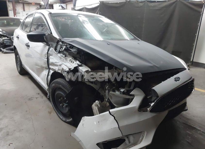 2017 Ford Focus S (VIN 1FADP3E27HL230613) main photo