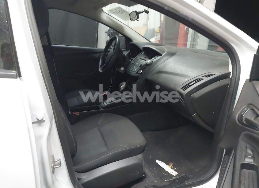 Photo 5 of 2017 Ford Focus S (VIN 1FADP3E27HL230613)