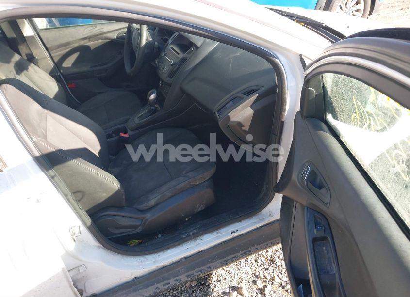 Photo 5 of 2017 Ford Focus S (VIN 1FADP3E27HL256886)