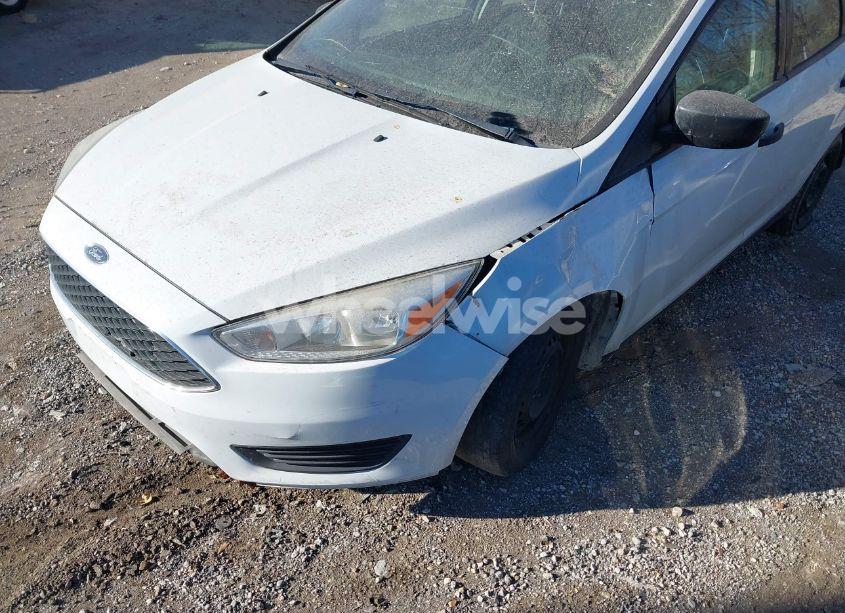 Photo 6 of 2017 Ford Focus S (VIN 1FADP3E27HL256886)
