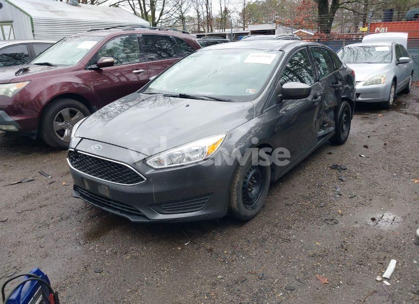 Photo 2 of 2018 Ford Focus S (VIN 1FADP3E27JL215177)