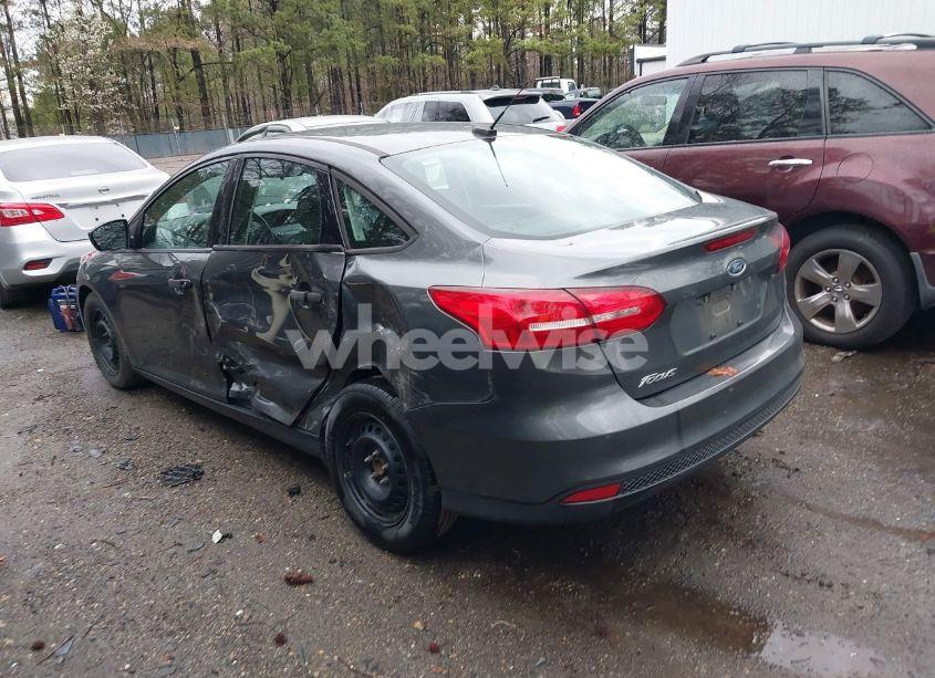 Photo 3 of 2018 Ford Focus S (VIN 1FADP3E27JL215177)