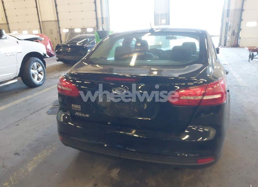 Photo 16 of 2018 Ford Focus S (VIN 1FADP3E27JL313643)