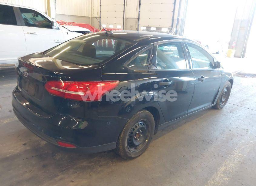 Photo 4 of 2018 Ford Focus S (VIN 1FADP3E27JL313643)