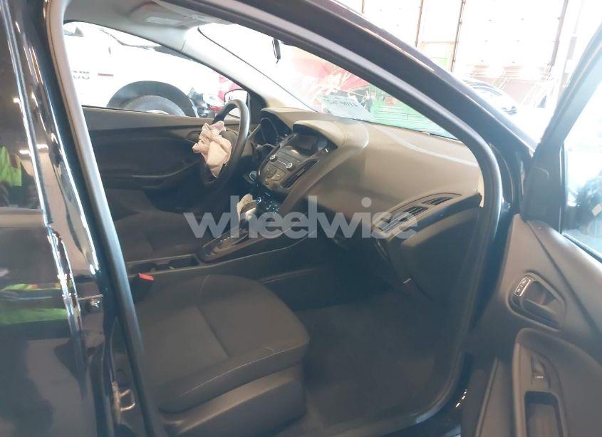 Photo 5 of 2018 Ford Focus S (VIN 1FADP3E27JL313643)