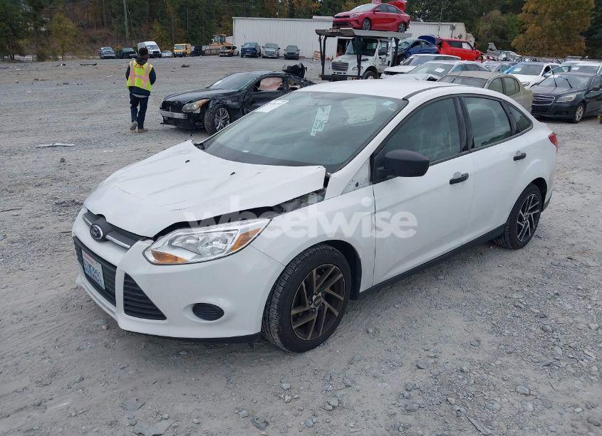 Photo 2 of 2013 Ford Focus S (VIN 1FADP3E28DL277787)