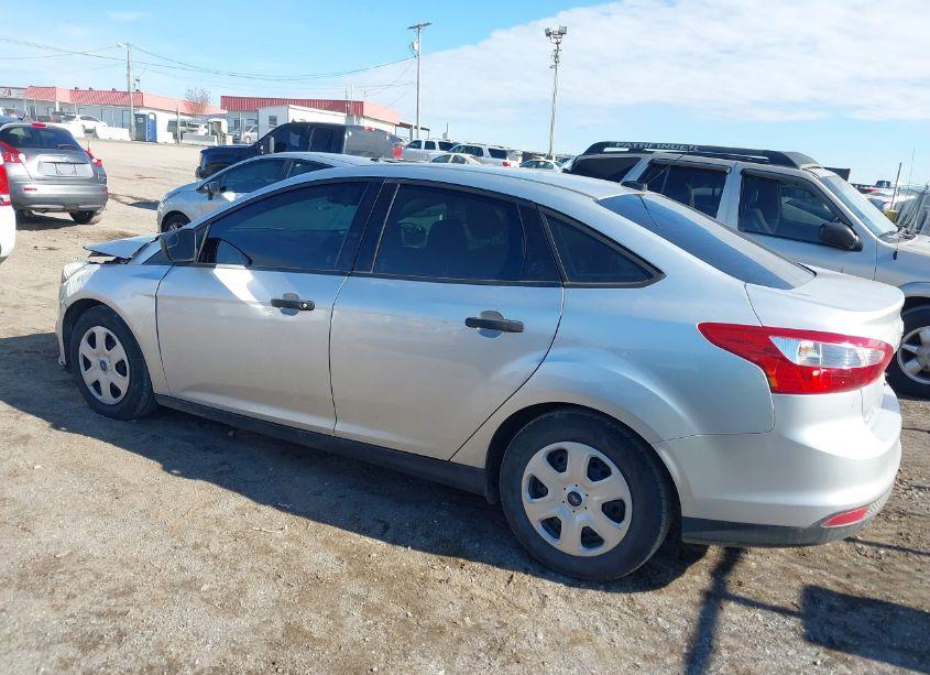 Photo 14 of 2013 Ford Focus S (VIN 1FADP3E28DL380420)