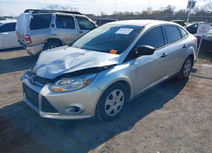 Photo 2 of 2013 Ford Focus S (VIN 1FADP3E28DL380420)