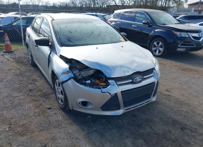 Photo 6 of 2013 Ford Focus S (VIN 1FADP3E28DL380420)