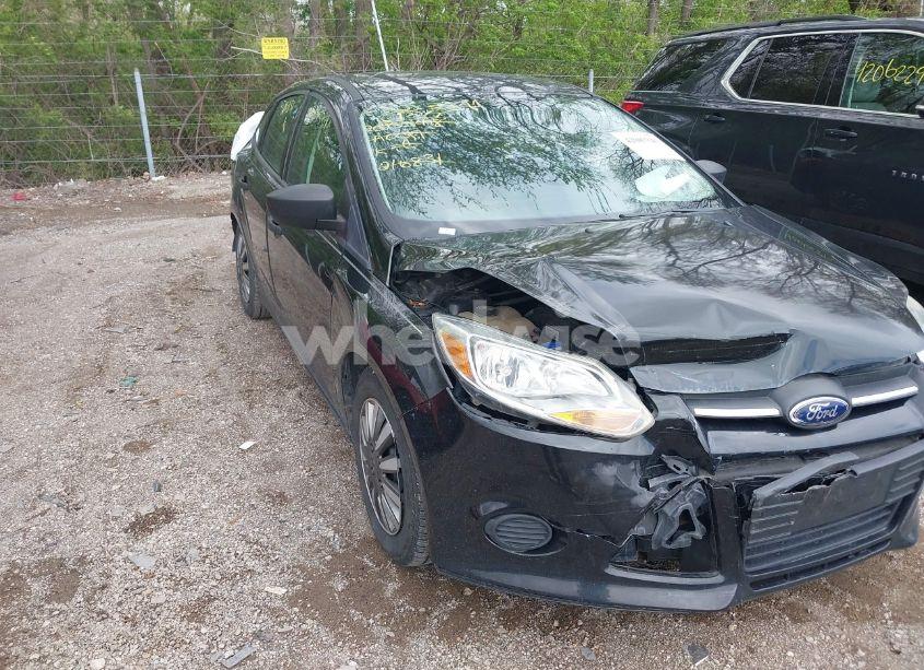2014 Ford Focus S (VIN 1FADP3E28EL216831) main photo
