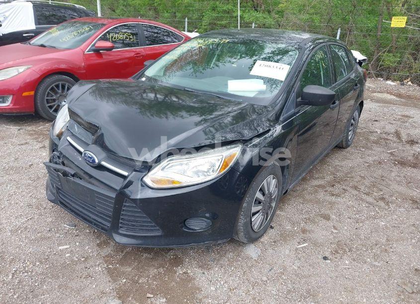 Photo 2 of 2014 Ford Focus S (VIN 1FADP3E28EL216831)