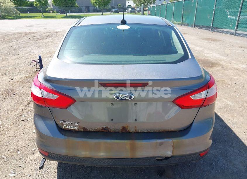 Photo 16 of 2014 Ford Focus S (VIN 1FADP3E28EL249313)