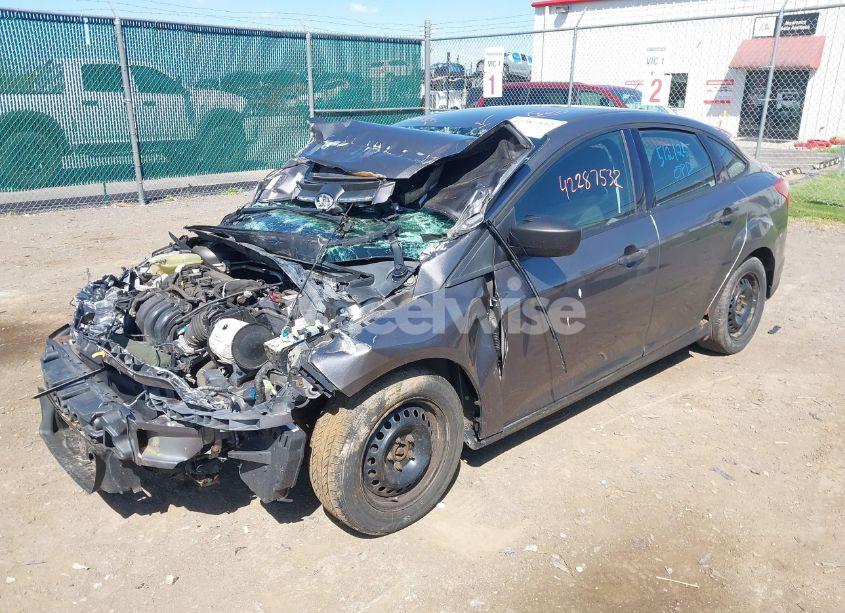 Photo 2 of 2014 Ford Focus S (VIN 1FADP3E28EL249313)