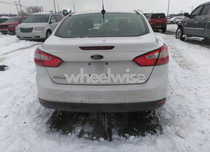 Photo 16 of 2014 Ford Focus S (VIN 1FADP3E28EL439323)