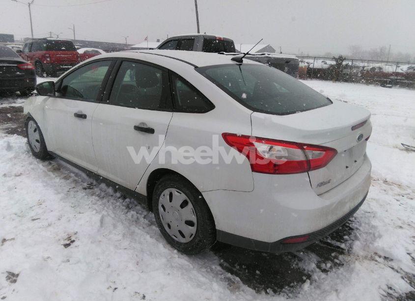 Photo 3 of 2014 Ford Focus S (VIN 1FADP3E28EL439323)