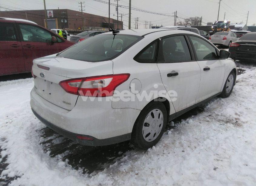 Photo 4 of 2014 Ford Focus S (VIN 1FADP3E28EL439323)