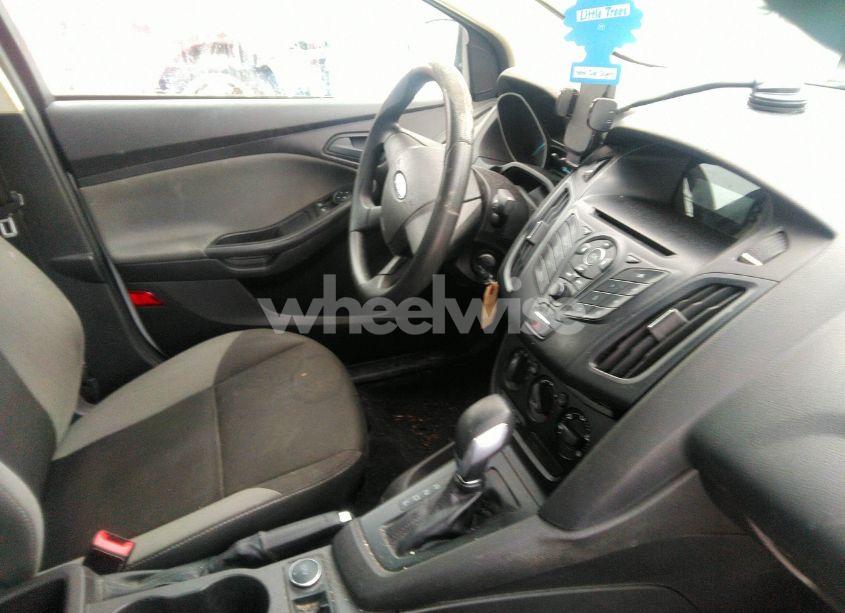 Photo 5 of 2014 Ford Focus S (VIN 1FADP3E28EL439323)