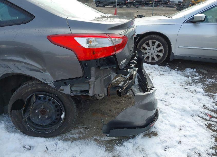 Photo 12 of 2014 Ford Focus S (VIN 1FADP3E28EL462391)