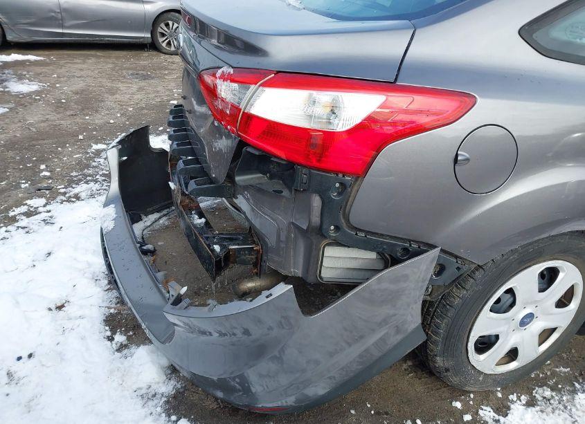 Photo 13 of 2014 Ford Focus S (VIN 1FADP3E28EL462391)