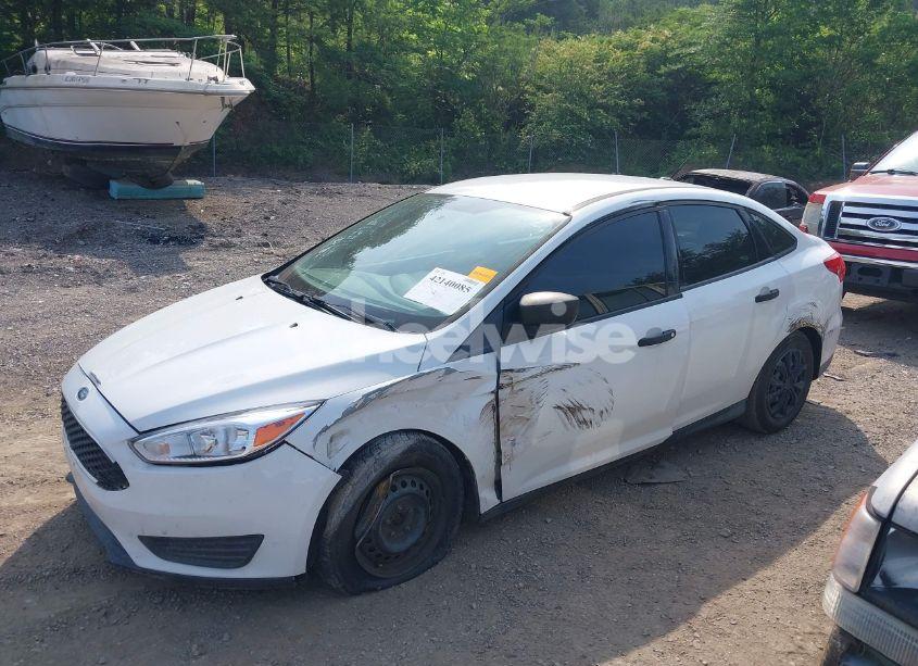 Photo 6 of 2015 Ford Focus S (VIN 1FADP3E28FL321466)