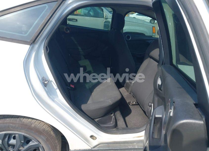 Photo 8 of 2015 Ford Focus S (VIN 1FADP3E28FL321466)