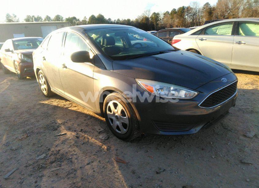 2016 Ford Focus S (VIN 1FADP3E28GL228447) main photo