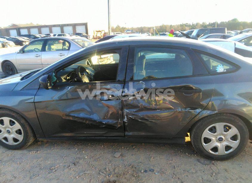 Photo 14 of 2016 Ford Focus S (VIN 1FADP3E28GL228447)