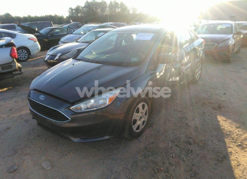Photo 2 of 2016 Ford Focus S (VIN 1FADP3E28GL228447)