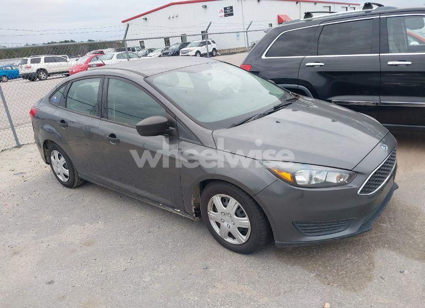 2016 Ford Focus S (VIN 1FADP3E28GL249623) main photo