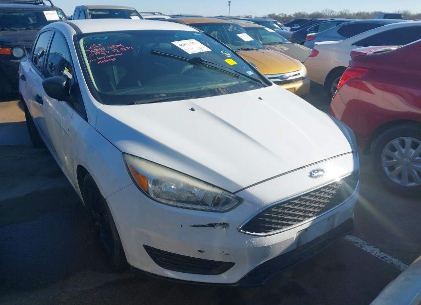 2016 Ford Focus S (VIN 1FADP3E28GL369244) main photo