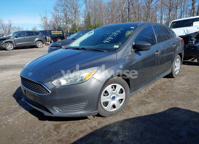 Photo 2 of 2016 Ford Focus S (VIN 1FADP3E28GL374167)