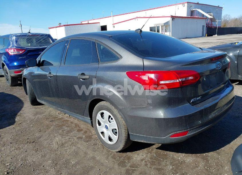 Photo 3 of 2016 Ford Focus S (VIN 1FADP3E28GL374167)