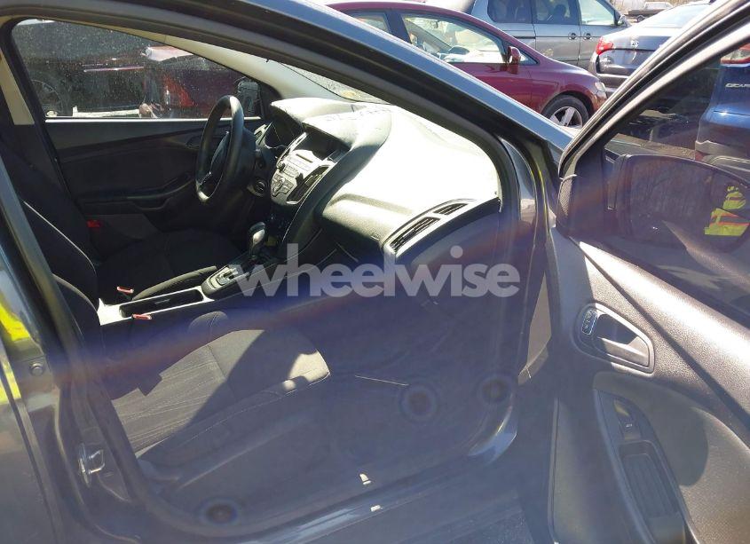 Photo 5 of 2016 Ford Focus S (VIN 1FADP3E28GL374167)