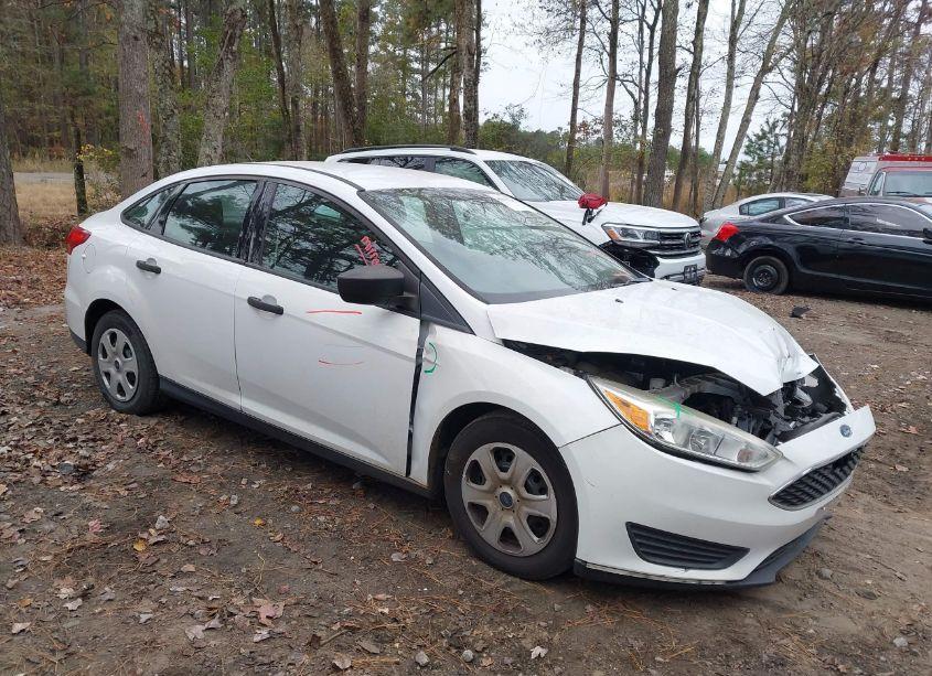 2017 Ford Focus S (VIN 1FADP3E28HL227283) main photo