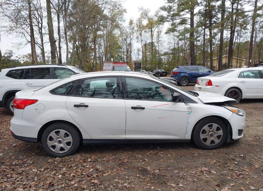 Photo 13 of 2017 Ford Focus S (VIN 1FADP3E28HL227283)