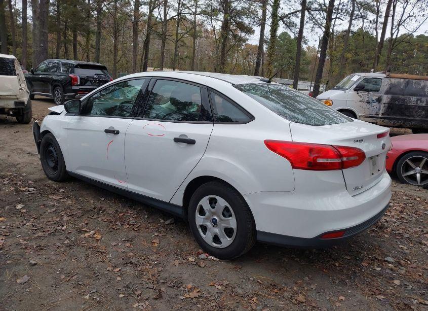 Photo 3 of 2017 Ford Focus S (VIN 1FADP3E28HL227283)