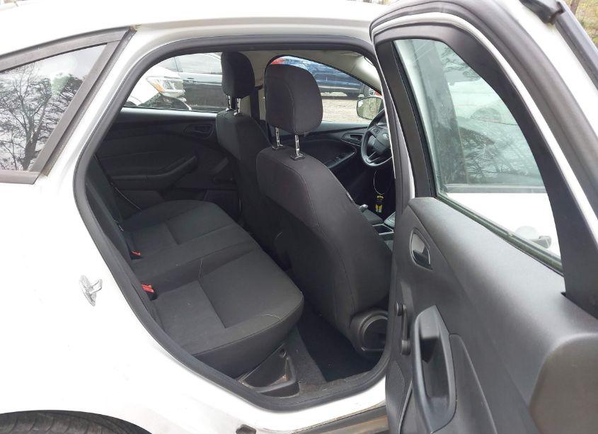 Photo 8 of 2017 Ford Focus S (VIN 1FADP3E28HL227283)