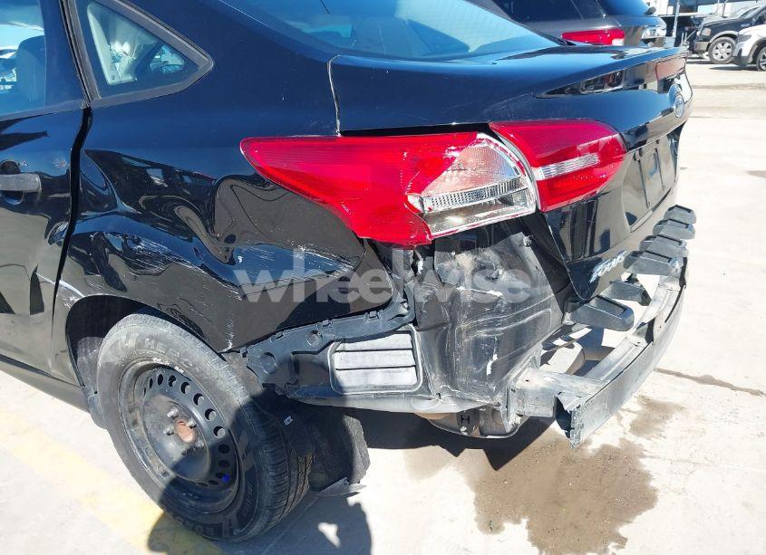 Photo 17 of 2017 Ford Focus S (VIN 1FADP3E28HL318702)